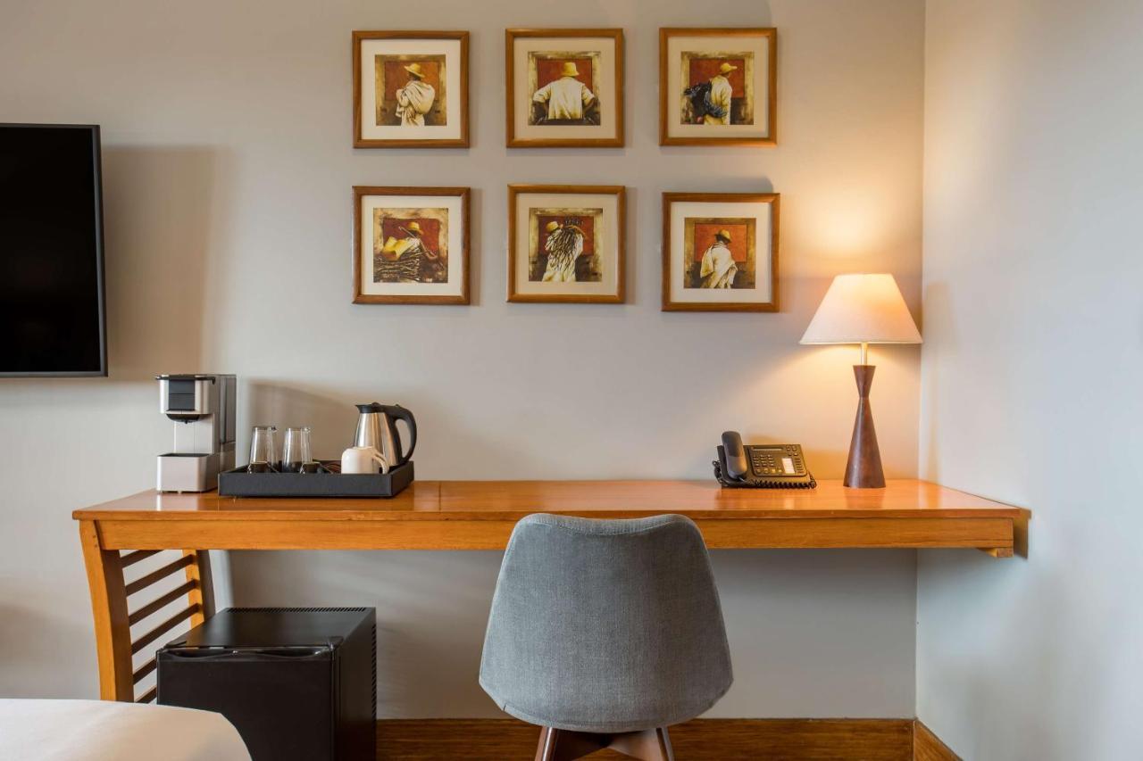 Radisson Hotel Tamboho Waterfront Antananarivo Luaran gambar